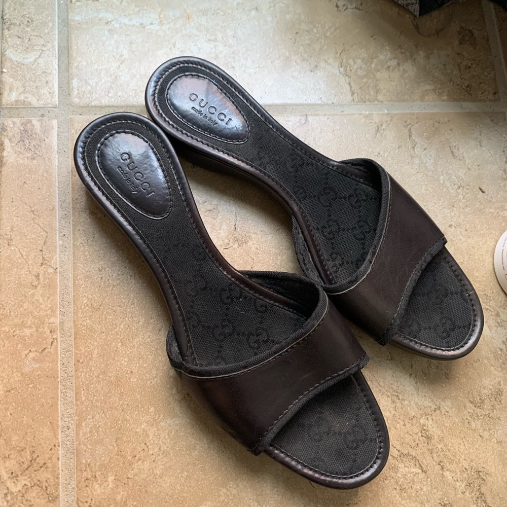 womens gucci wooden and leather slide